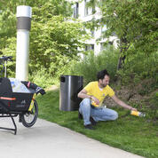 TCS Pedaleure Pet einsammeln am Boden